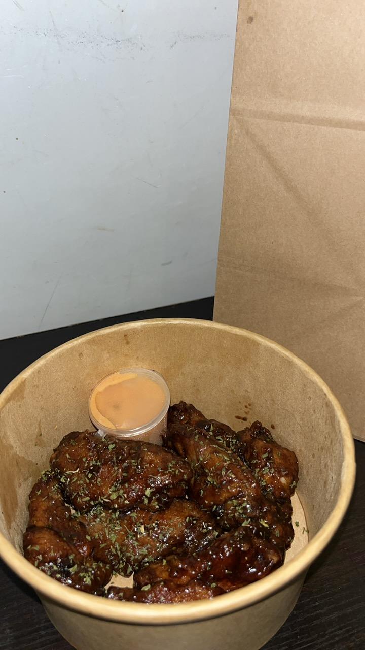 Glazed chicken wings